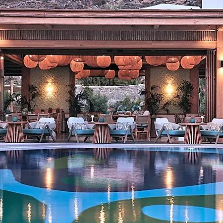 Myconian Sunrise Relais & Chateaux Ξενοδοχείο 5*